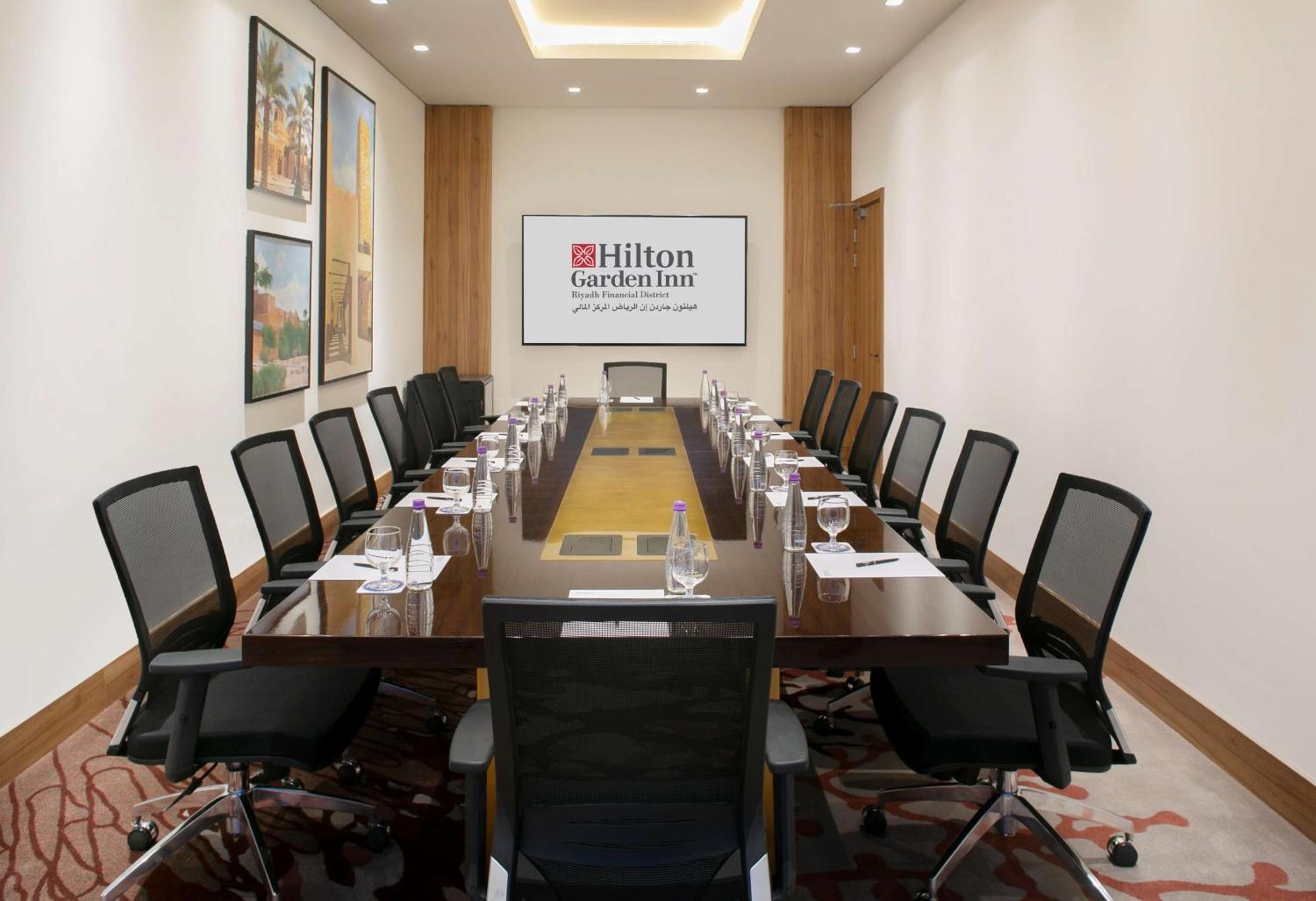 Hilton Garden Inn Riyadh Financial District Exterior photo